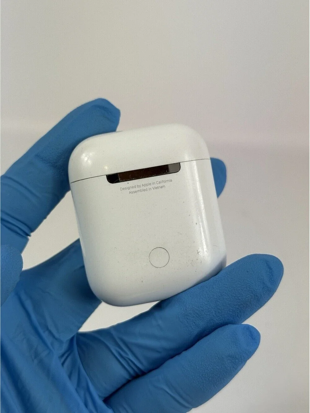 Apple airpods charging